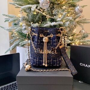 CHANEL Navy and Gold Bucket Bag